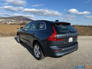 VOLVO XC60 MOMENTUM PRO B4 AWD 2.0D mHEV 145kW, A/T8, 4x4 - 3